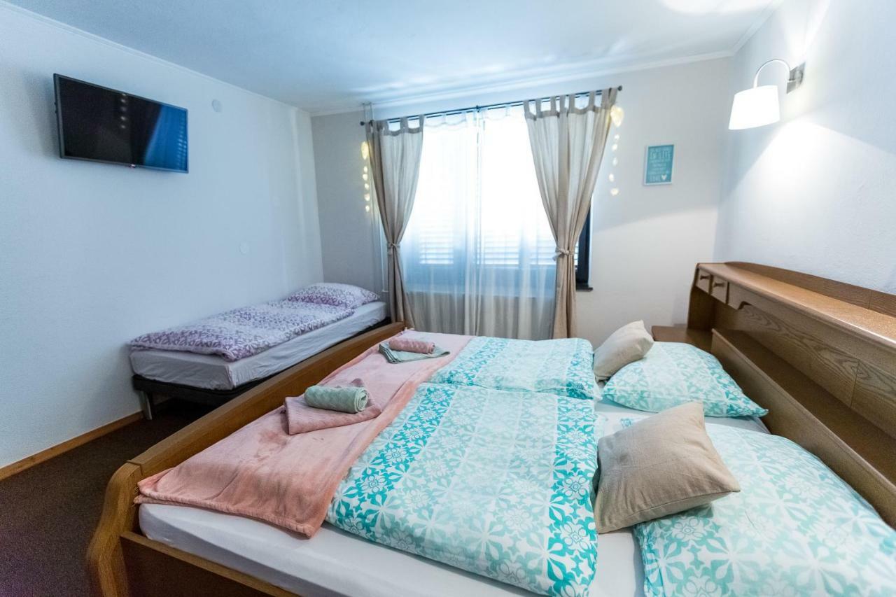 Rooms Malina Blejska Dobrava Екстер'єр фото